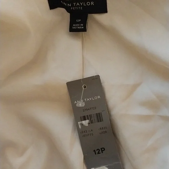 Ann Taylor NWT  Fringe Blazer. - Picture 6 of 6